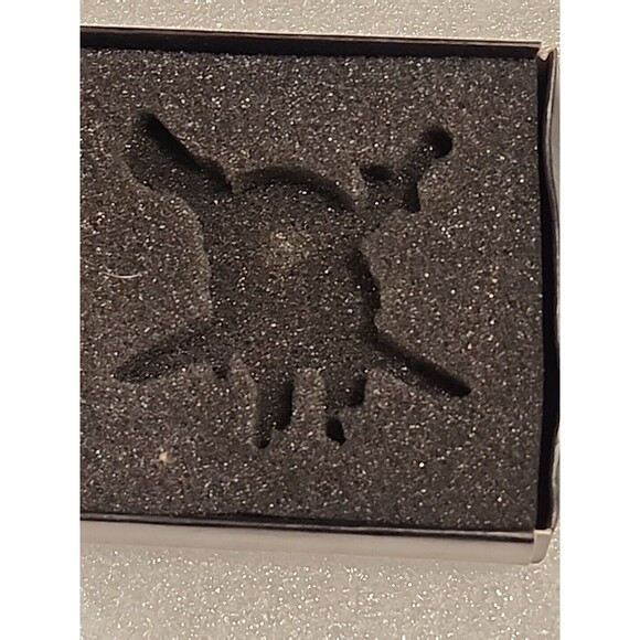 Disney  Pirates of Caribbean On Stranger Tides Movie Premier Theater Promo Pin - Picture 7 of 9